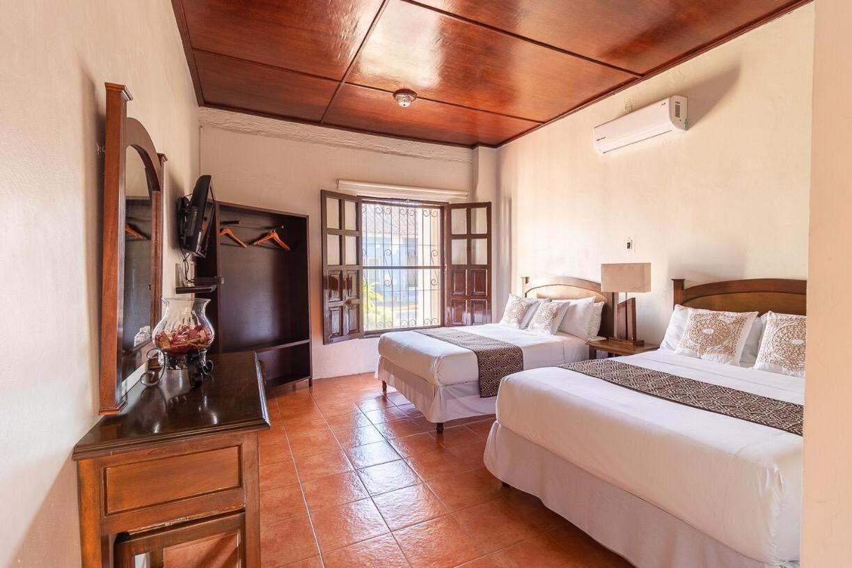 Hotel Dona Juana Tlacotalpan Buitenkant foto